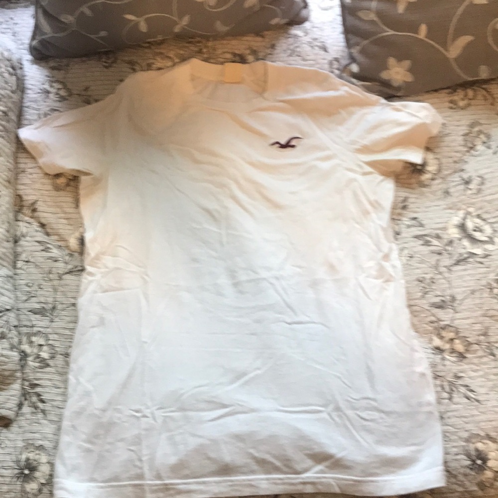 Hollister t shirt